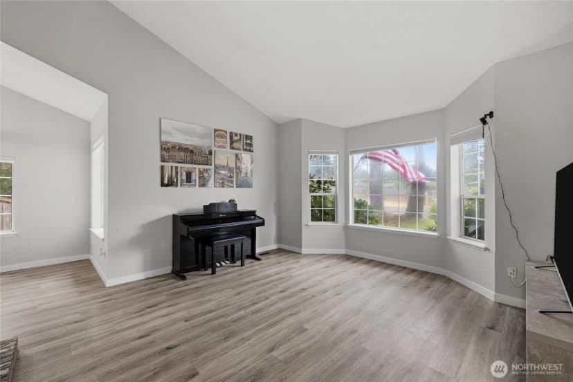Property photo for 19111 11th Avenue Ct E, Spanaway photo 5