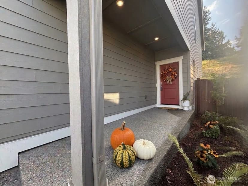 Property photo for 4233 Pronghorn Place, Bremerton photo 2