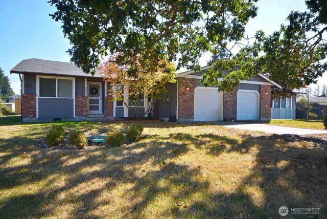 Property photo for 19611 - 19613 9th Avenue Ct E, Spanaway photo 2
