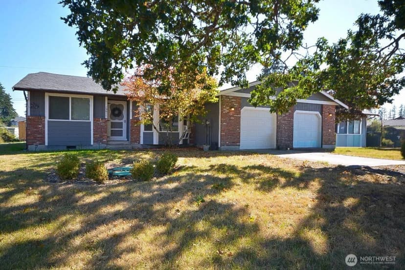 Property photo for 19611 - 19613 9th Avenue Ct E, Spanaway photo 2