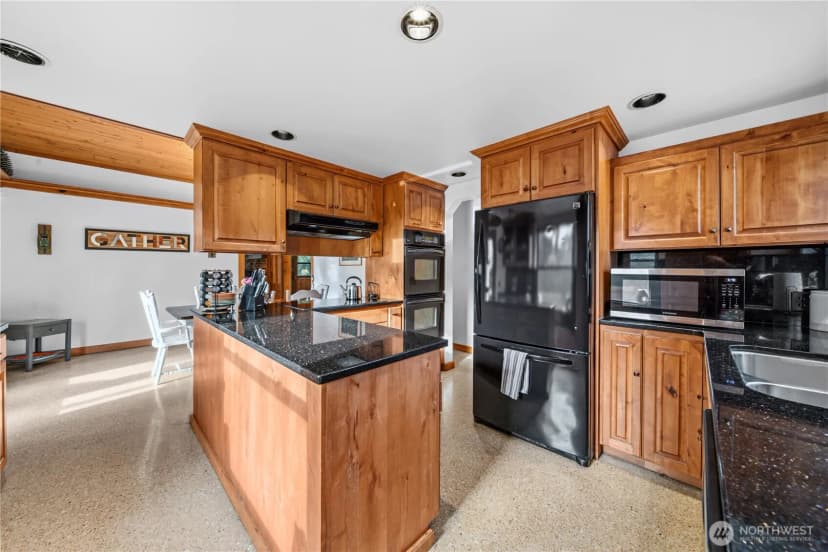 Property photo for 1425 210th Avenue E, Lake Tapps photo 19
