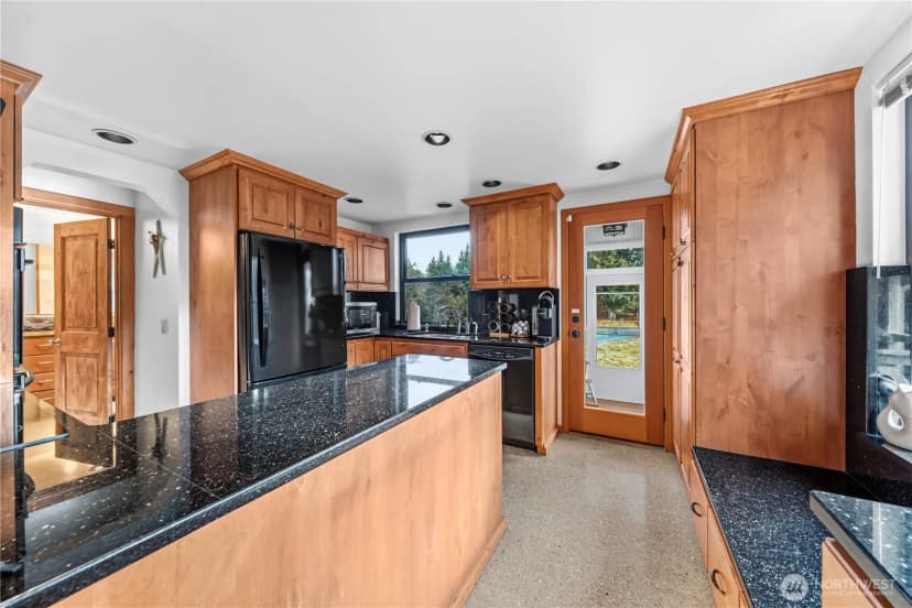 Property photo for 1425 210th Avenue E, Lake Tapps photo 22