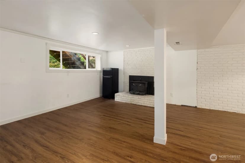 Property photo for 18061 28th Avenue Ne, Lake Forest Park photo 13