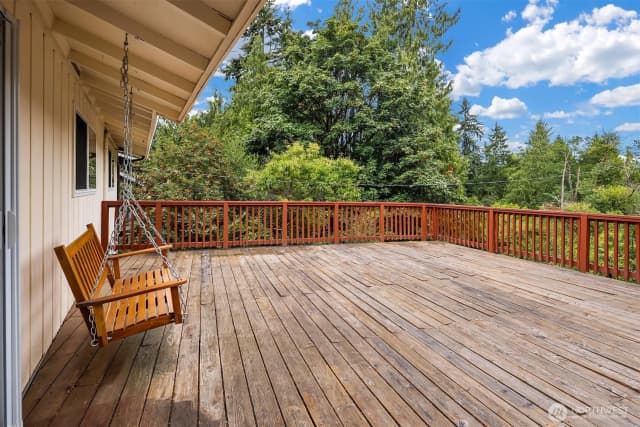Property photo for 18061 28th Avenue Ne, Lake Forest Park photo 2