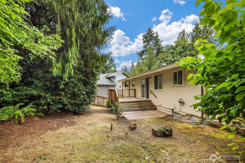 Property photo for 18061 28th Avenue Ne, Lake Forest Park photo 19