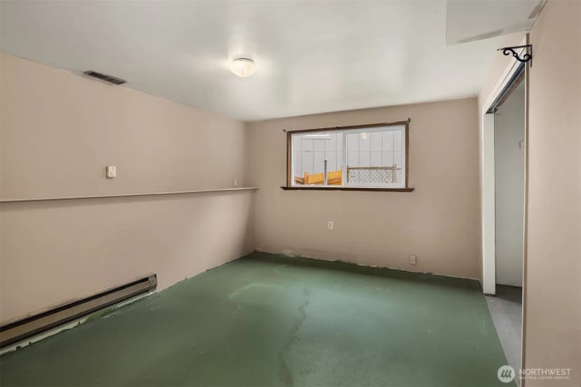 Property photo for 18061 28th Avenue Ne, Lake Forest Park photo 15