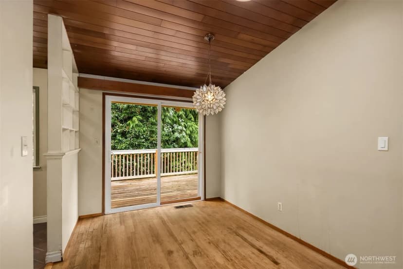 Property photo for 18061 28th Avenue Ne, Lake Forest Park photo 6