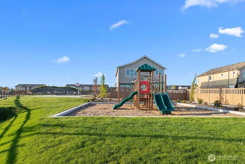 Property photo for 2027 169th Street Ne, Marysville photo 9