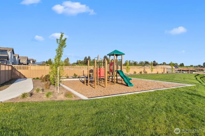 Property photo for 2027 169th Street Ne, Marysville photo 8