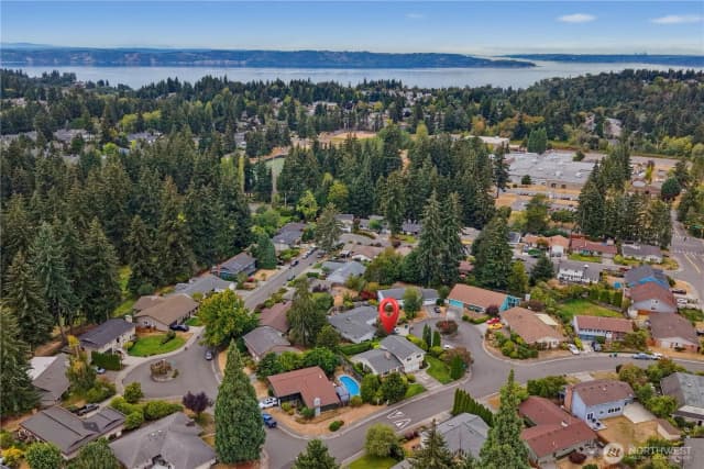 Property photo for 32125 27th Avenue Sw, Federal Way photo 3