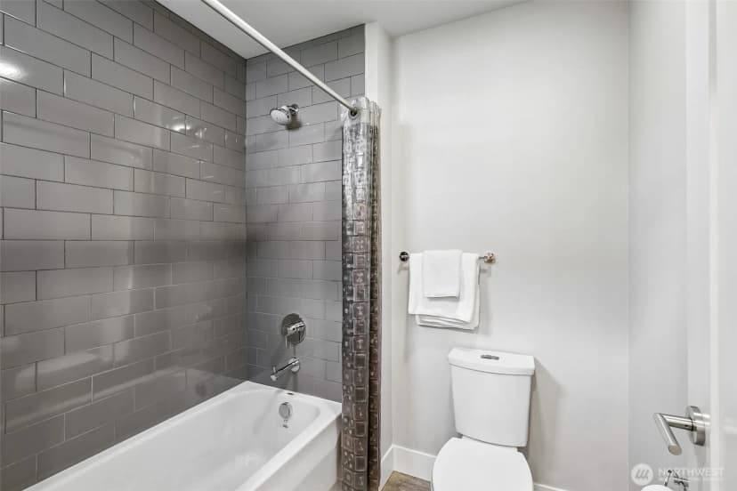 Property photo for 8710 112th Avenue Ne, Kirkland photo 29