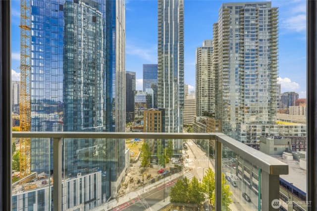 Property photo for 2510 6th Avenue #1403, Seattle