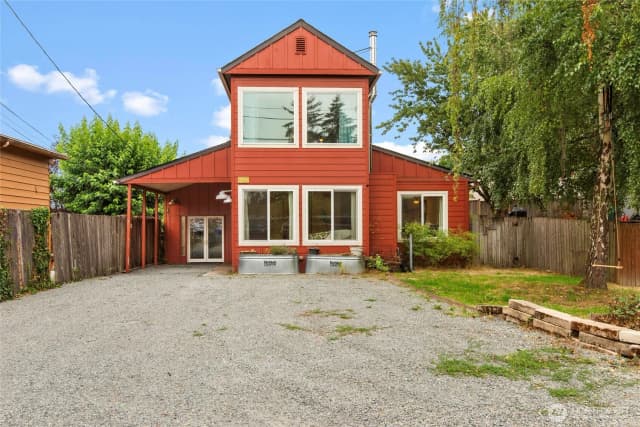 Property photo for 9682 Beacon Avenue S, Seattle photo 2