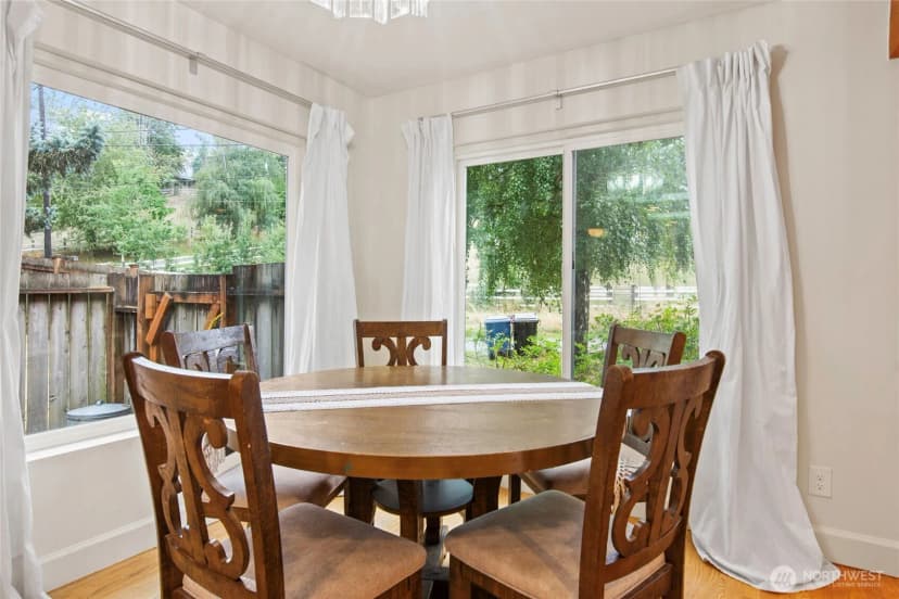 Property photo for 9682 Beacon Avenue S, Seattle photo 12
