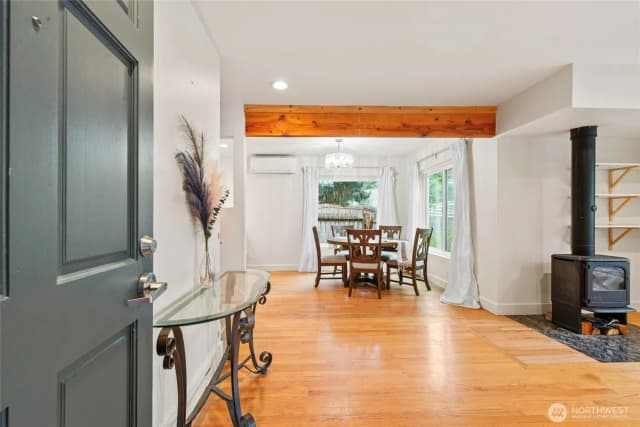 Property photo for 9682 Beacon Avenue S, Seattle photo 5