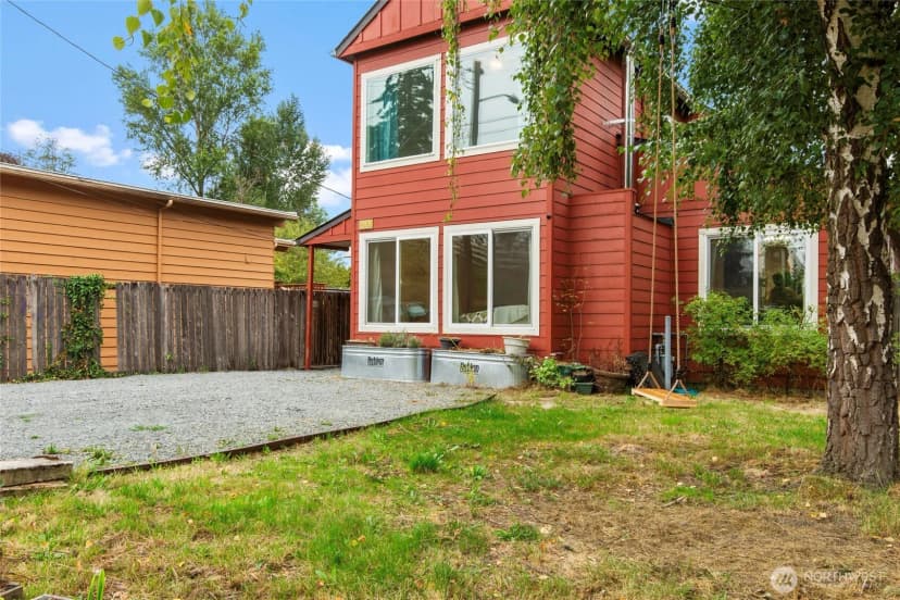 Property photo for 9682 Beacon Avenue S, Seattle photo 3