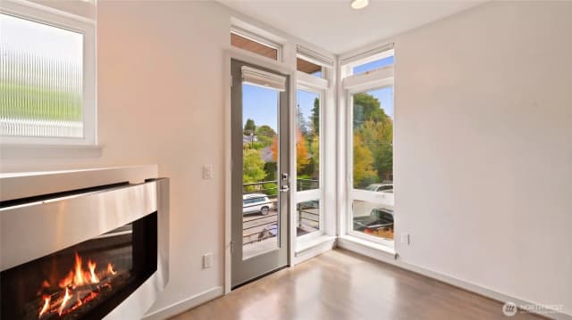 Property photo for 7459 Woodlawn Avenue Ne #a, Seattle photo 4