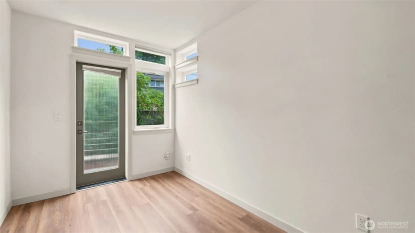Property photo for 7459 Woodlawn Avenue Ne #a, Seattle photo 19