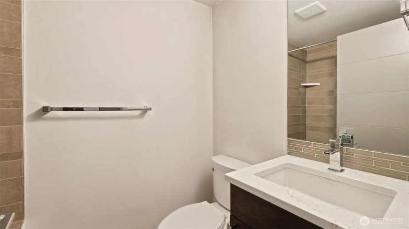 Property photo for 7459 Woodlawn Avenue Ne #a, Seattle photo 21