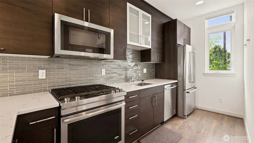 Property photo for 7459 Woodlawn Avenue Ne #a, Seattle photo 9