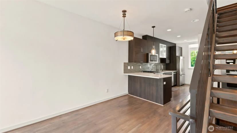 Property photo for 7459 Woodlawn Avenue Ne #a, Seattle photo 7