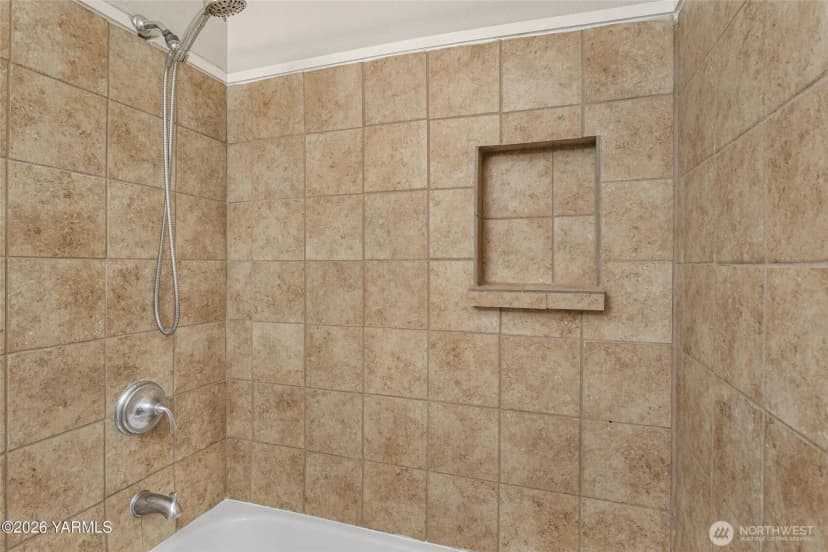 Property photo for 218 S 15th Avenue, Yakima photo 17