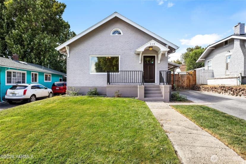 Property photo for 218 S 15th Avenue, Yakima