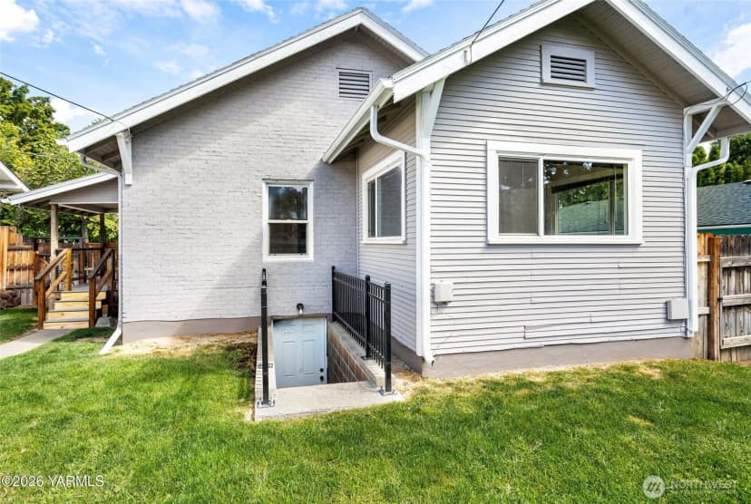 Property photo for 218 S 15th Avenue, Yakima photo 30