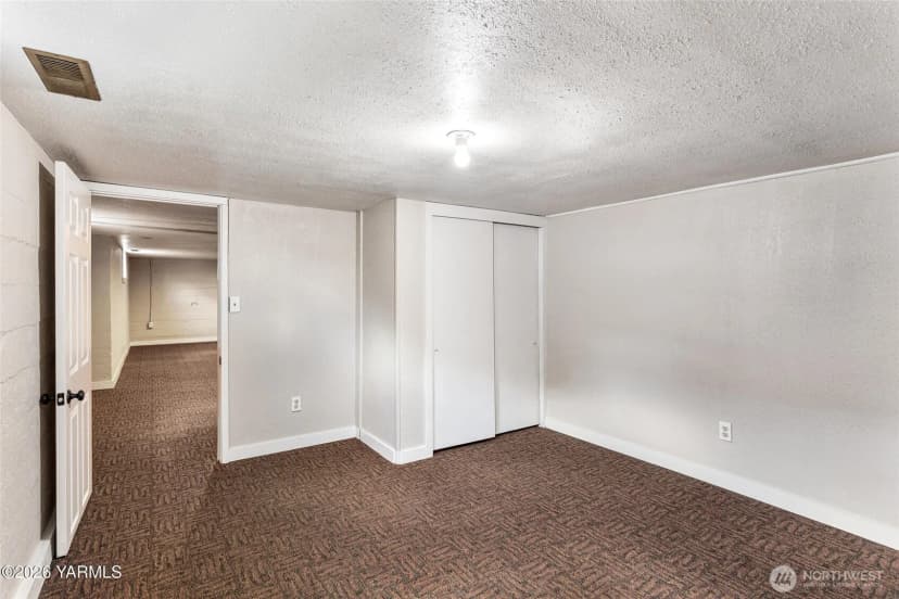 Property photo for 218 S 15th Avenue, Yakima photo 19