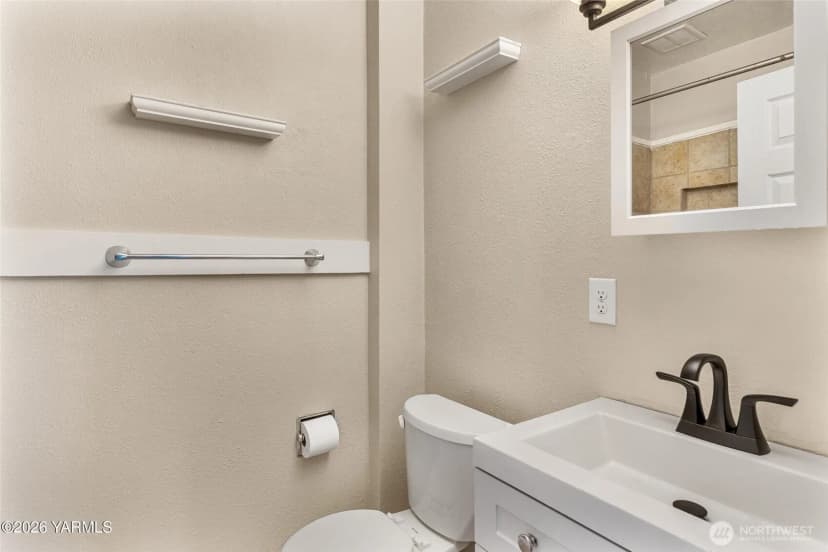 Property photo for 218 S 15th Avenue, Yakima photo 16