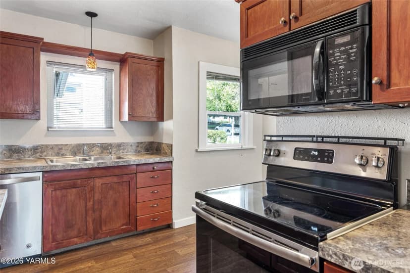 Property photo for 218 S 15th Avenue, Yakima photo 7