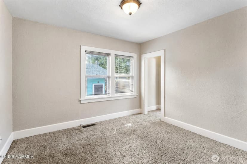 Property photo for 218 S 15th Avenue, Yakima photo 13