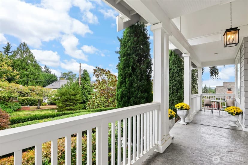 Property photo for 9831 Ne 16th Street, Bellevue photo 12