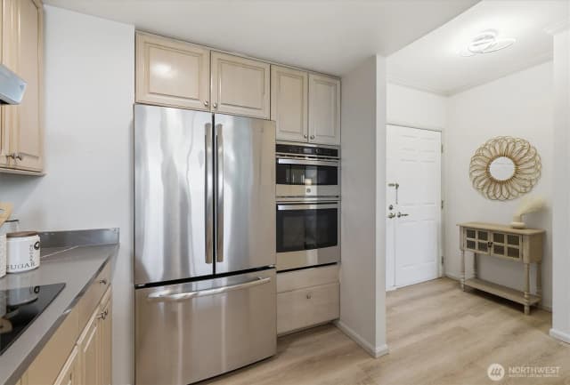 Property photo for 177 107th Ave Ne #1204, Bellevue photo 5