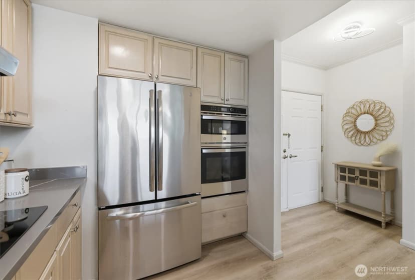 Property photo for 177 107th Ave Ne #1204, Bellevue photo 5