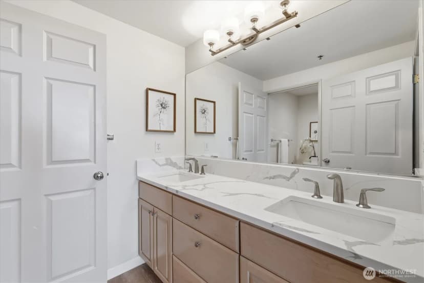 Property photo for 177 107th Ave Ne #1204, Bellevue photo 14