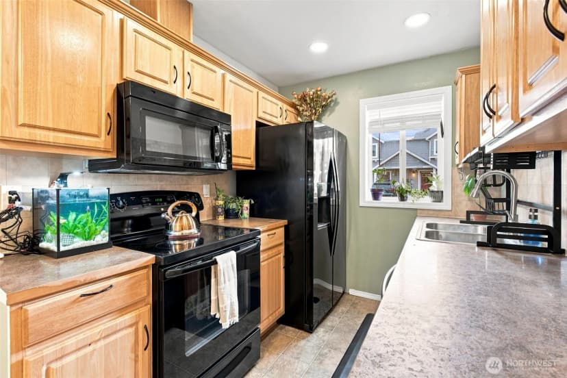 Property photo for 12564 Springbrook Lane Sw, Lakewood photo 6