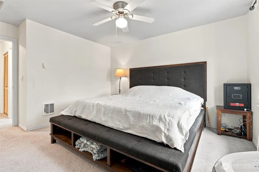 Property photo for 12564 Springbrook Lane Sw, Lakewood photo 16