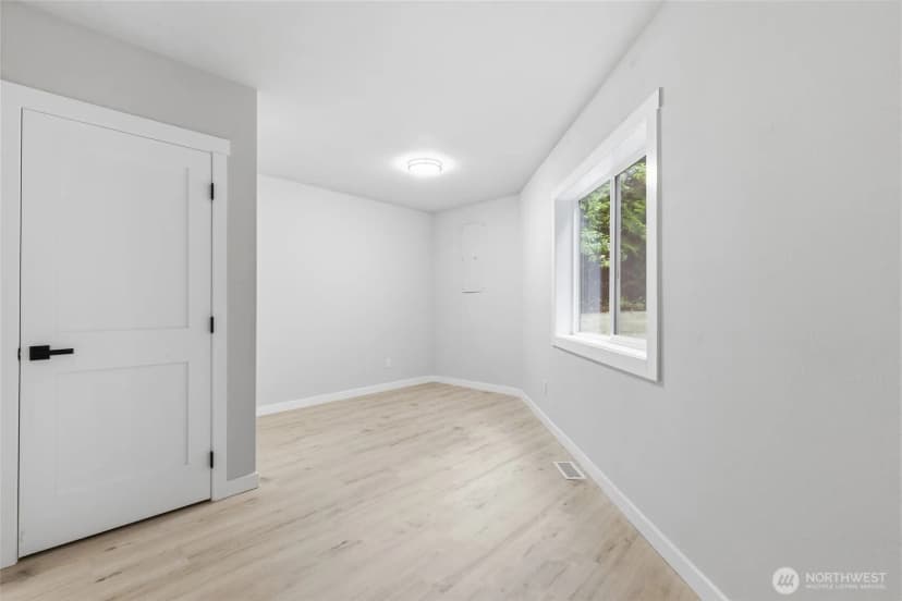 Property photo for 10953 N Madison Avenue Ne, Bainbridge Island photo 10