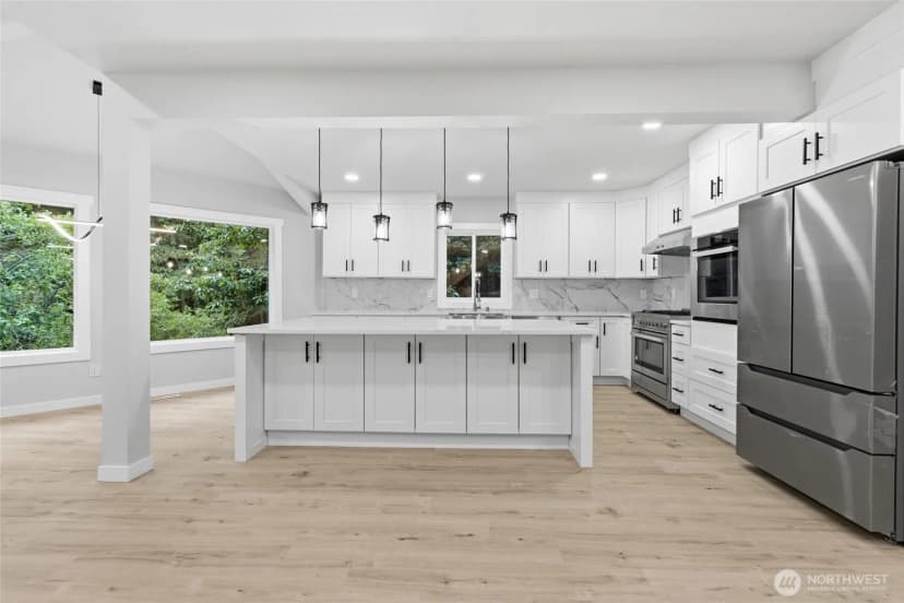 Property photo for 10953 N Madison Avenue Ne, Bainbridge Island photo 7