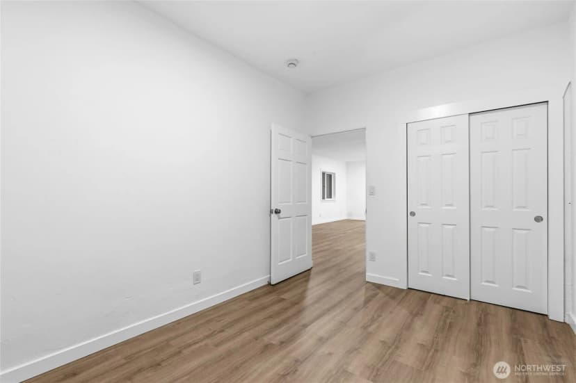 Property photo for 10953 N Madison Avenue Ne, Bainbridge Island photo 39