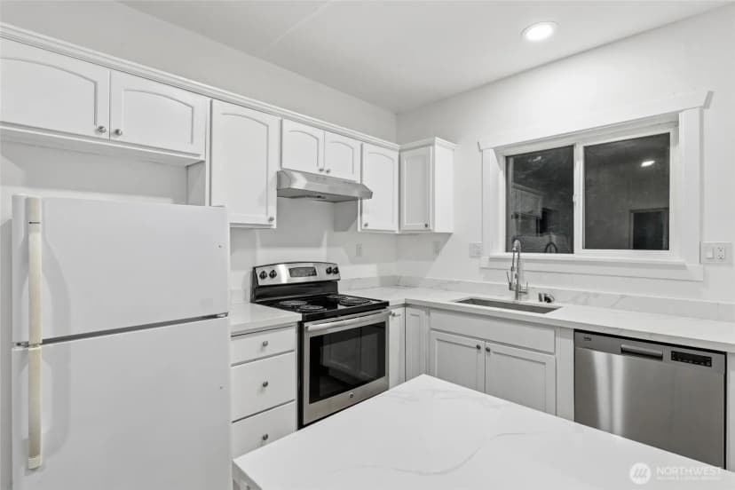 Property photo for 10953 N Madison Avenue Ne, Bainbridge Island photo 35