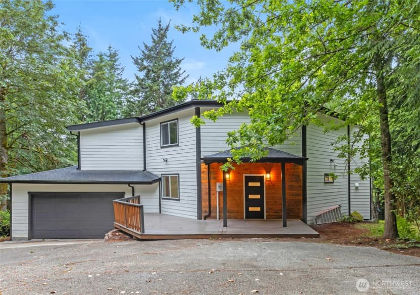 Property photo for 10953 N Madison Avenue Ne, Bainbridge Island