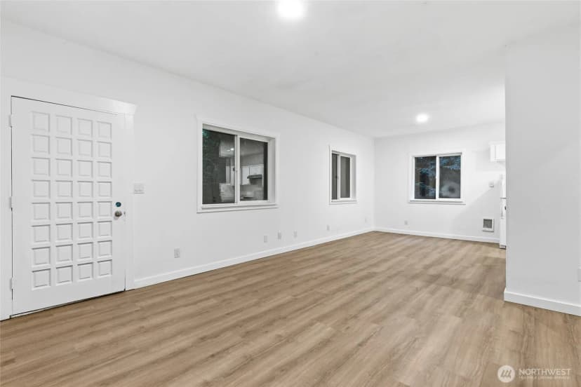 Property photo for 10953 N Madison Avenue Ne, Bainbridge Island photo 33