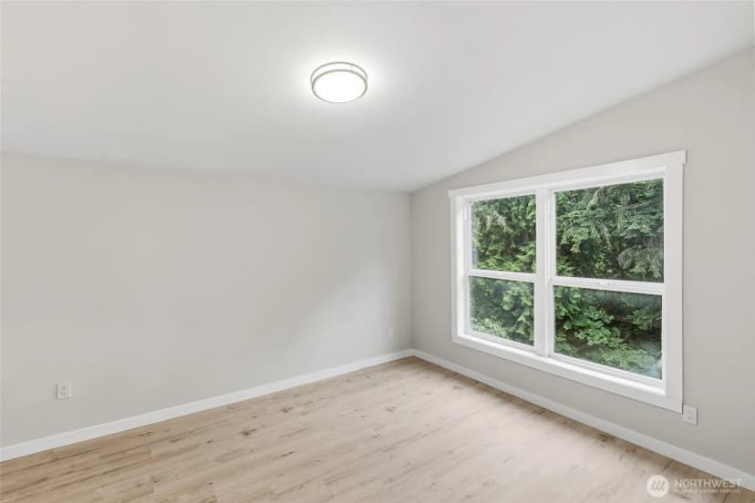 Property photo for 10953 N Madison Avenue Ne, Bainbridge Island photo 23