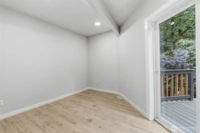Property photo for 10953 N Madison Avenue Ne, Bainbridge Island photo 13