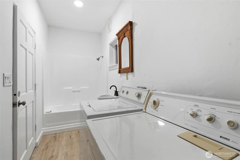 Property photo for 10953 N Madison Avenue Ne, Bainbridge Island photo 36