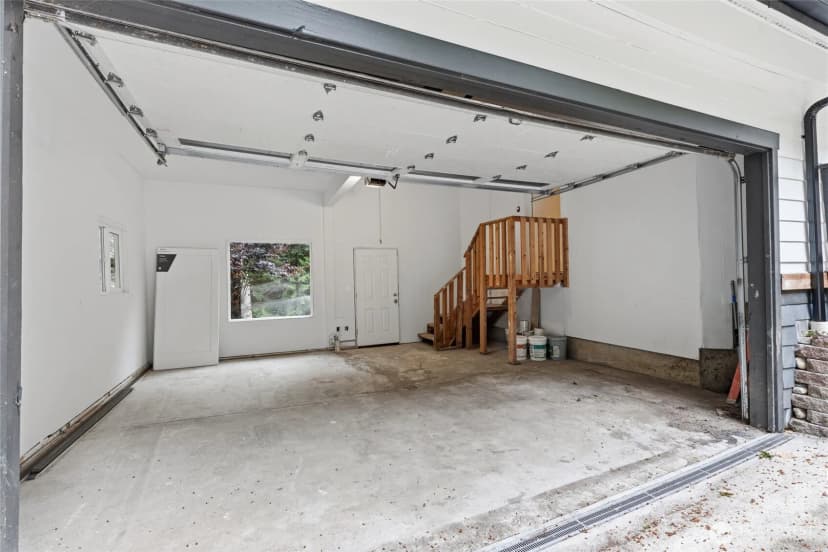 Property photo for 10953 N Madison Avenue Ne, Bainbridge Island photo 11