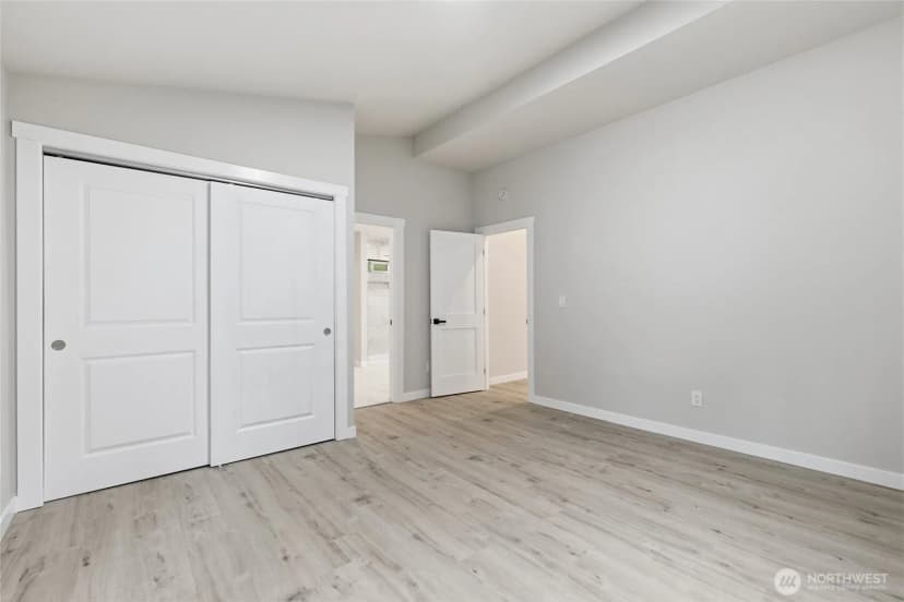 Property photo for 10953 N Madison Avenue Ne, Bainbridge Island photo 18