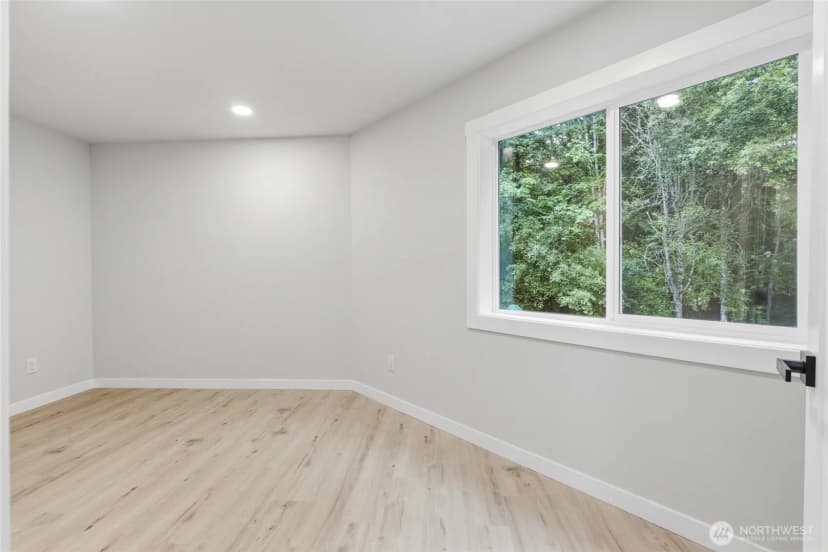 Property photo for 10953 N Madison Avenue Ne, Bainbridge Island photo 21